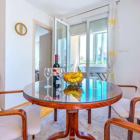 Apartment Tino